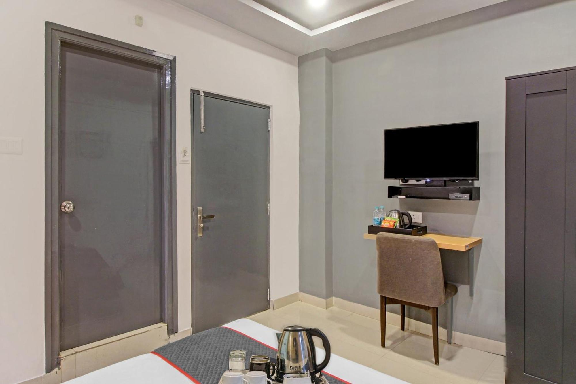 Hotel O Ss Skyline Shamshabad Esterno foto